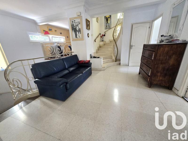 Maison - 228 m² - 6 pièces