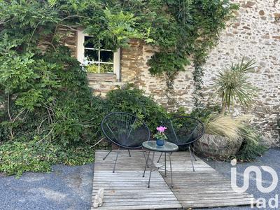 Maison - 180 m² - 8 pièces