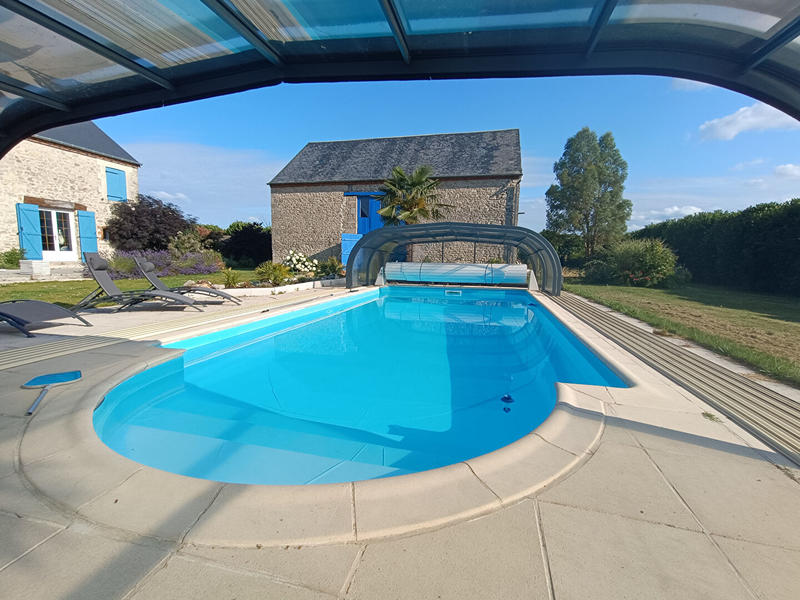 Maison - 280 m² - 9 pièces