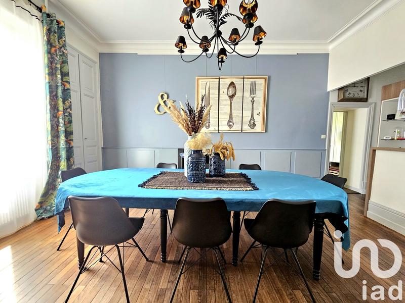 Maison - 251 m² - 11 pièces