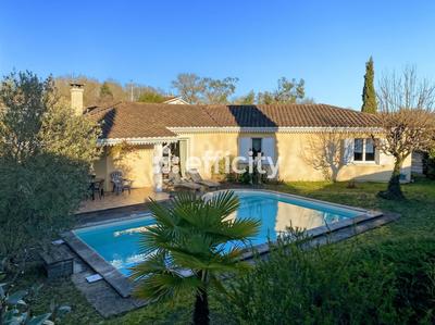 Maison - 140 m² - 5 pièces