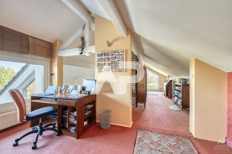 Maison - 225 m² - 6 pièces