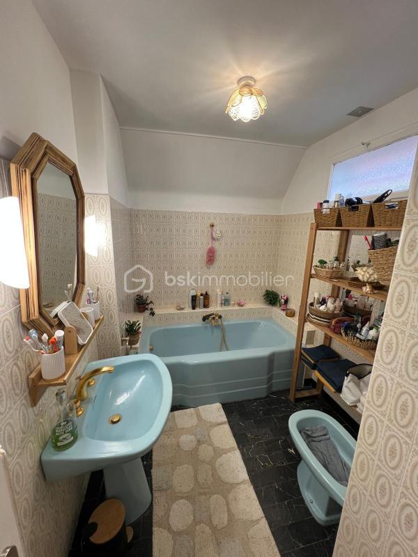 Maison - 170 m² - 8 pièces