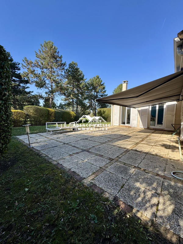 Maison - 198 m² - 8 pièces