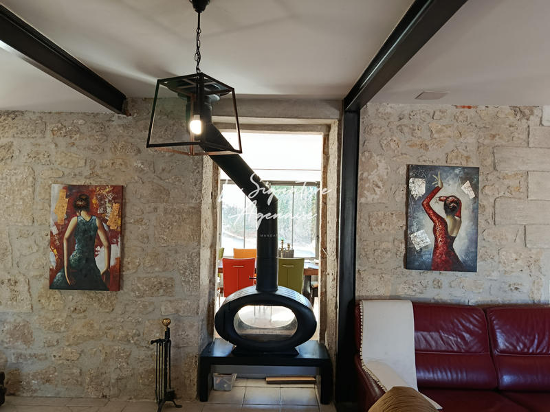 Maison - 240 m² - 8 pièces