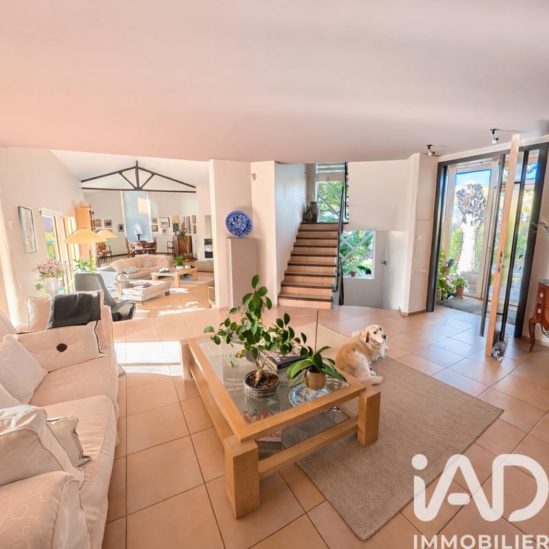 Maison - 350 m² - 6 pièces