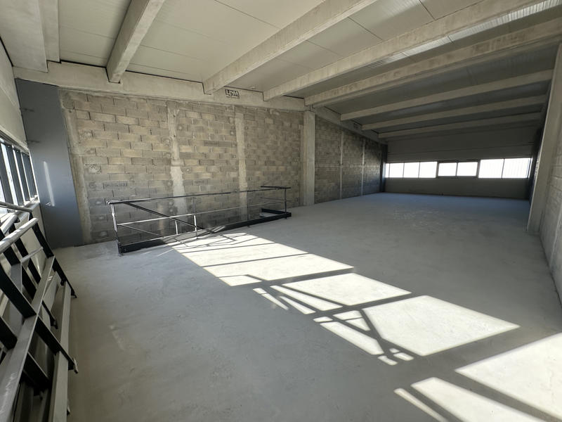 Local d'activités - 290 m²