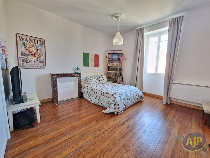 Maison - 283 m² - 11 pièces