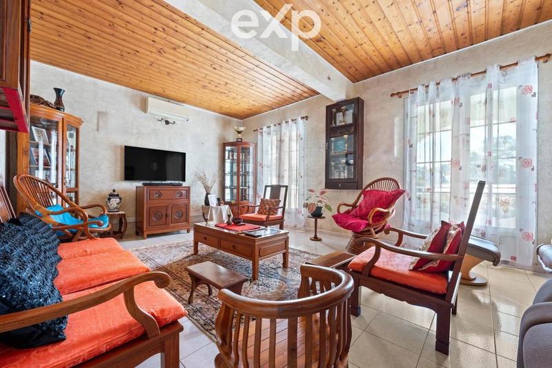 Villa - 197 m² - 6 pièces