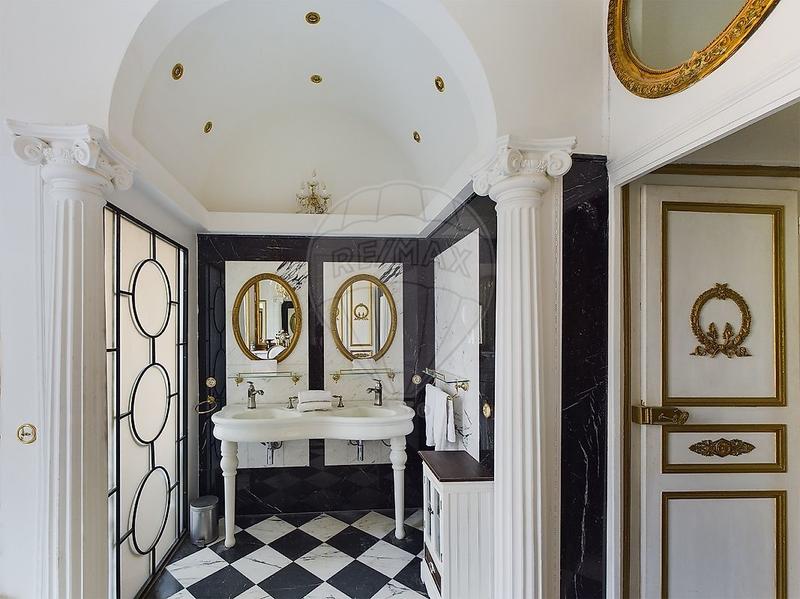 Hôtel particulier - 501 m² - 15 pièces