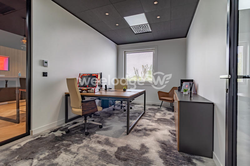 Bureau - 200 m² - 9 pièces