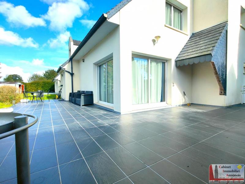 Pavillon - 330 m² - 6 pièces