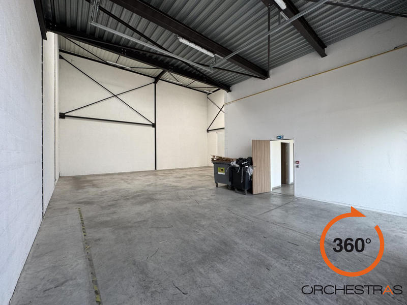 Local d'activités - 589 m²