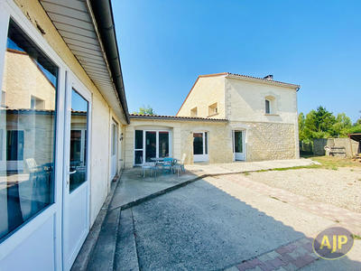 Maison - 211 m² - 7 pièces