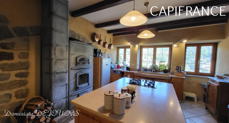 Maison - 285 m² - 10 pièces