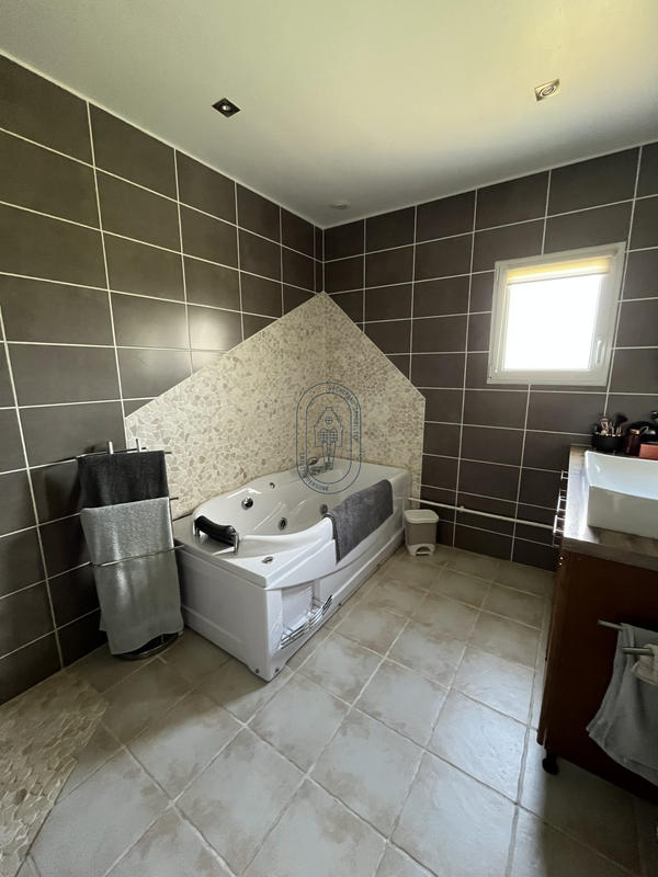 Maison - 138 m² - 5 pièces