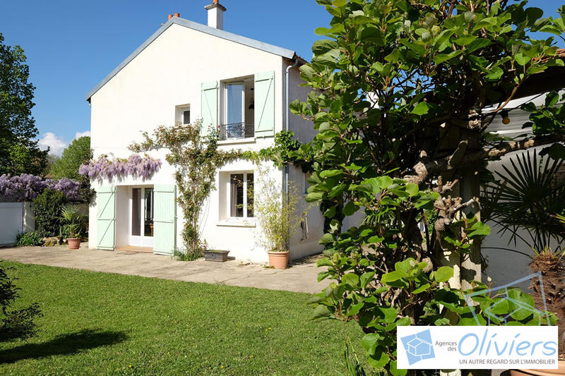 Maison - 180 m² - 6 pièces