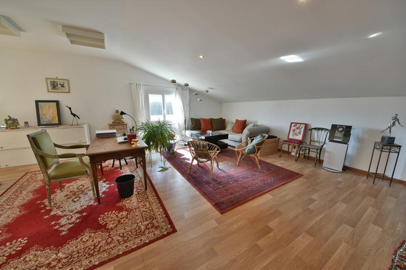 Maison - 185 m² - 6 pièces