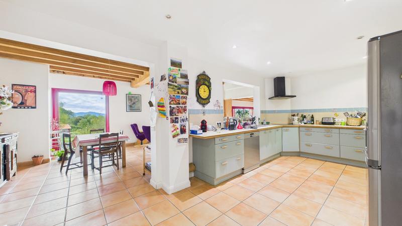 Maison - 316 m² - 10 pièces