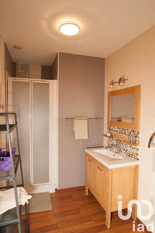 Maison - 260 m² - 7 pièces