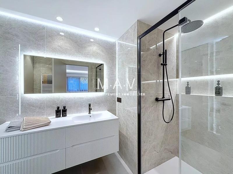 Appartement - 83 m² - 3 pièces