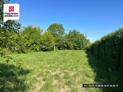 Terrain constructible - 1 255 m²