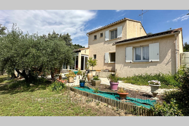 Maison - 121 m² - 8 pièces