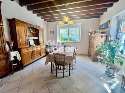Maison - 214 m² - 5 pièces