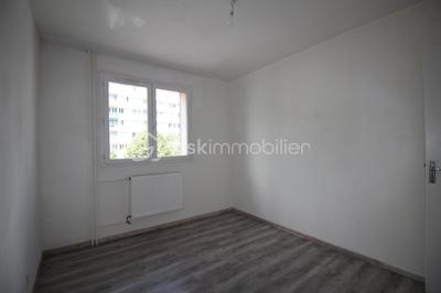 Appartement - 75 m² - 5 pièces