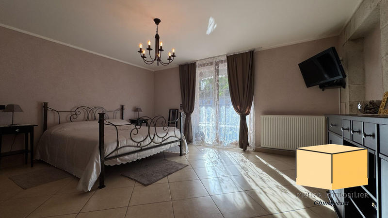 Maison - 213 m² - 6 pièces