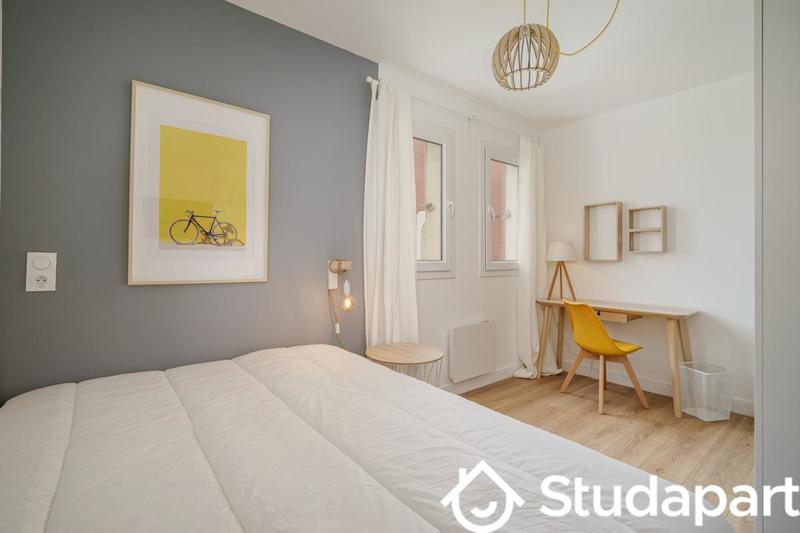 Chambre - 13 m² - 1 pièce