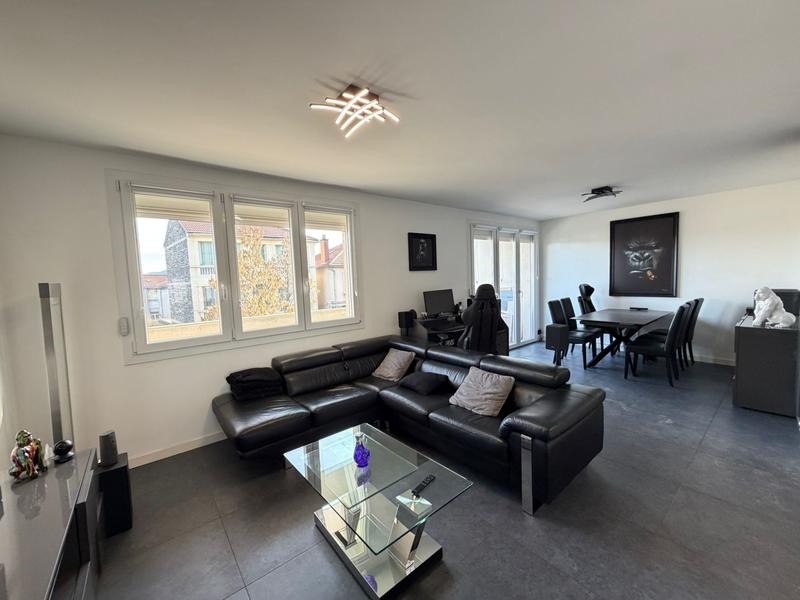 Appartement - 92 m² - 5 pièces