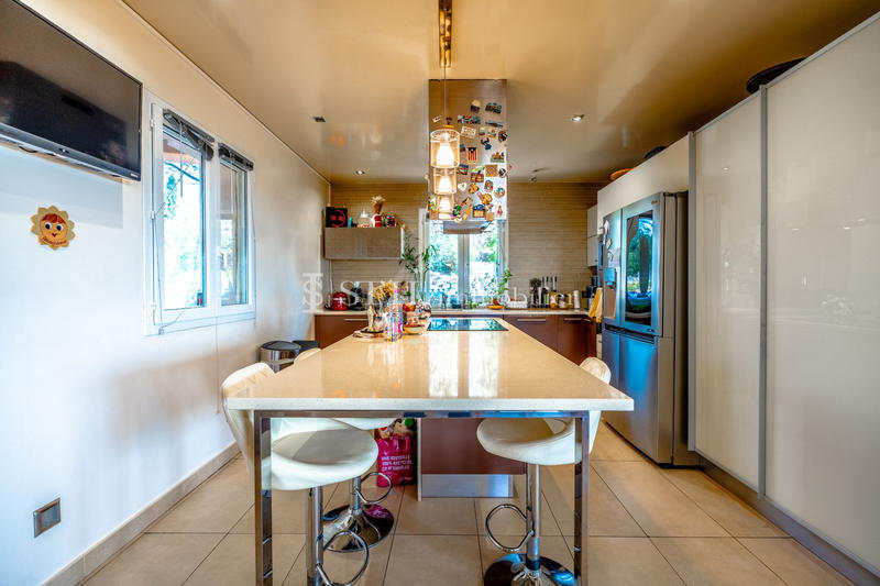 Villa - 200 m² - 8 pièces