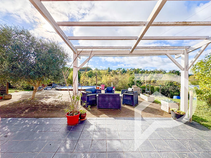 Maison - 197 m² - 6 pièces