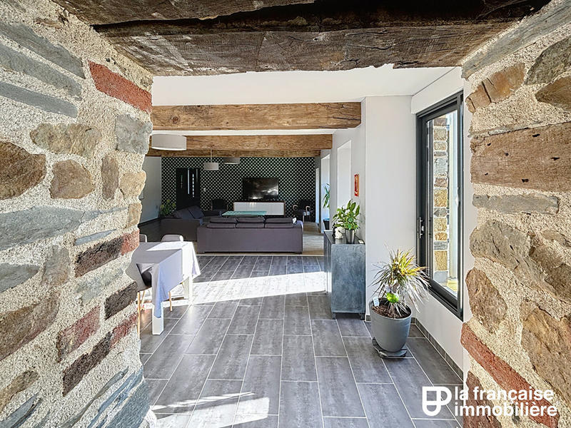 Maison - 231 m² - 6 pièces