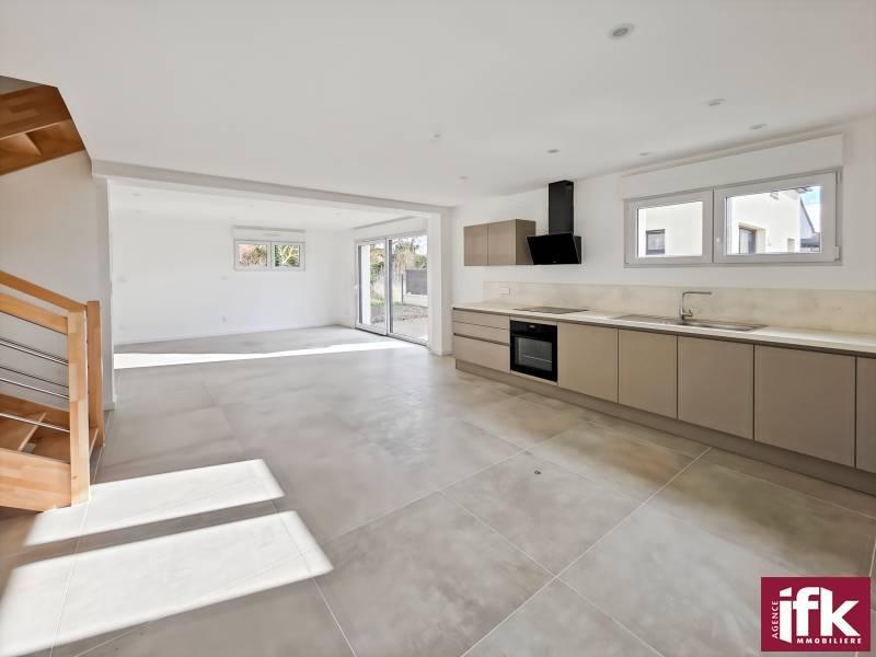 Maison - 101 m² - 5 pièces