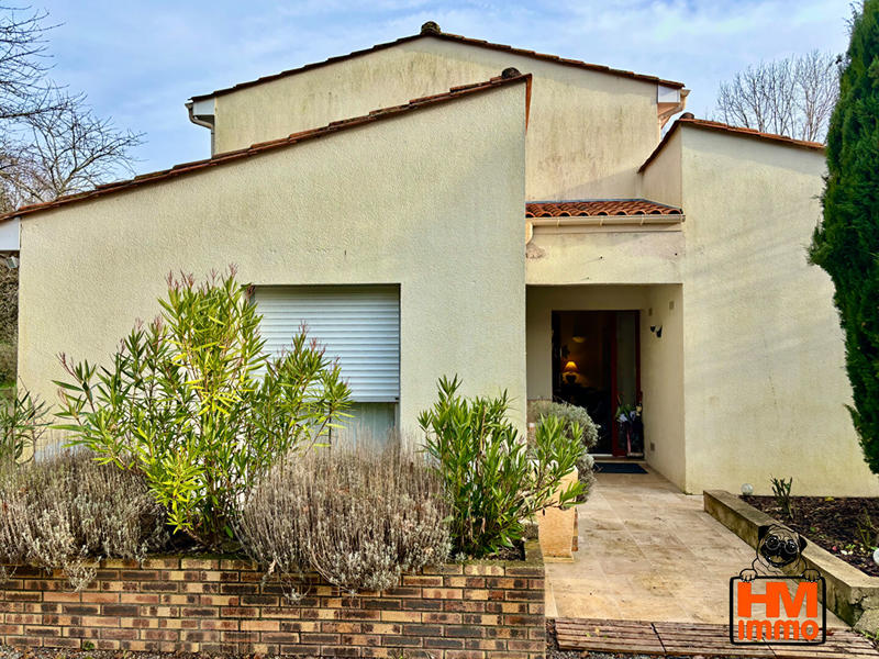 Maison - 195 m² - 9 pièces