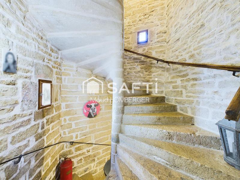 Maison - 159 m² - 8 pièces