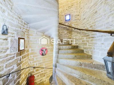 Maison - 159 m² - 8 pièces