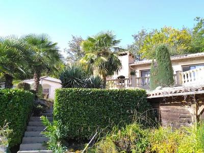 Propriété - 366 m² - 14 pièces