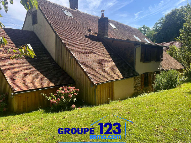 Maison - 240 m² - 8 pièces