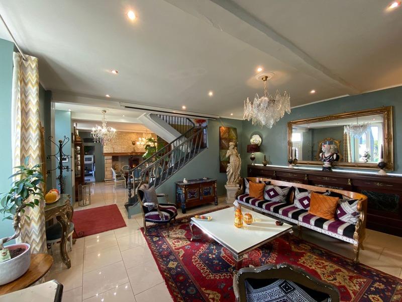 Maison - 181 m² - 7 pièces