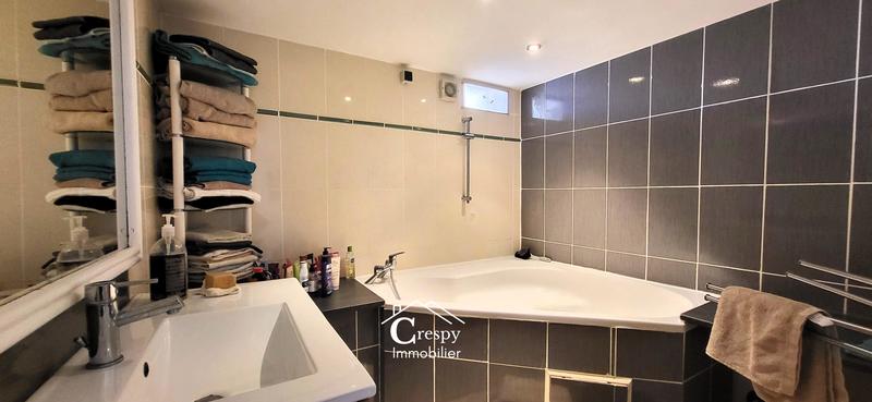 Maison - 510 m² - 10 pièces