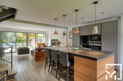 Maison - 180 m² - 7 pièces