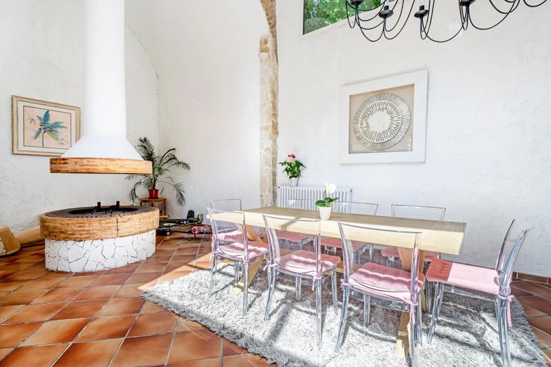 Maison - 235 m² - 8 pièces