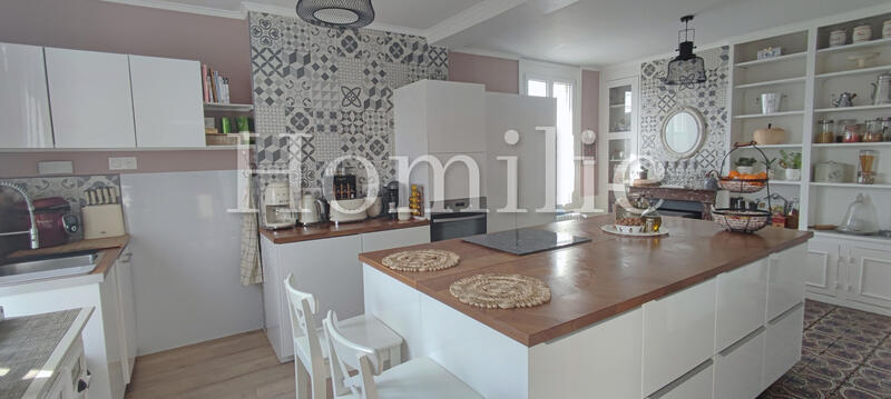 Maison - 158 m² - 7 pièces