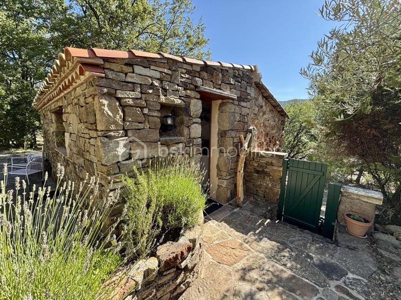 Propriété - 170 m² - 7 pièces