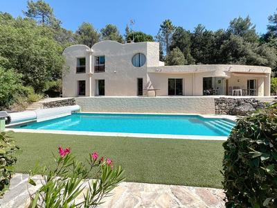 Maison - 245 m² - 6 pièces