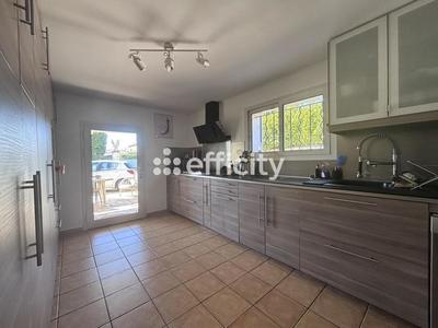 Maison - 203 m² - 7 pièces