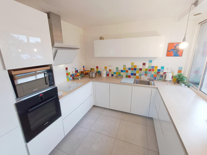 Appartement - 97 m² - 3 pièces